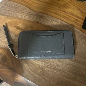 Marc Jacobs Zipper Wallet